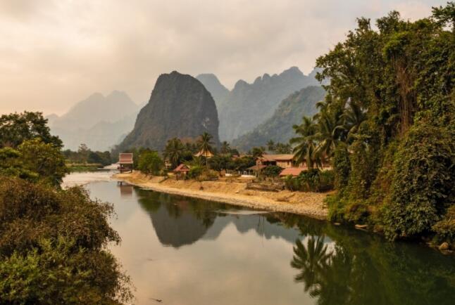 “格里菲斯专家支持老挝水务部门的改革